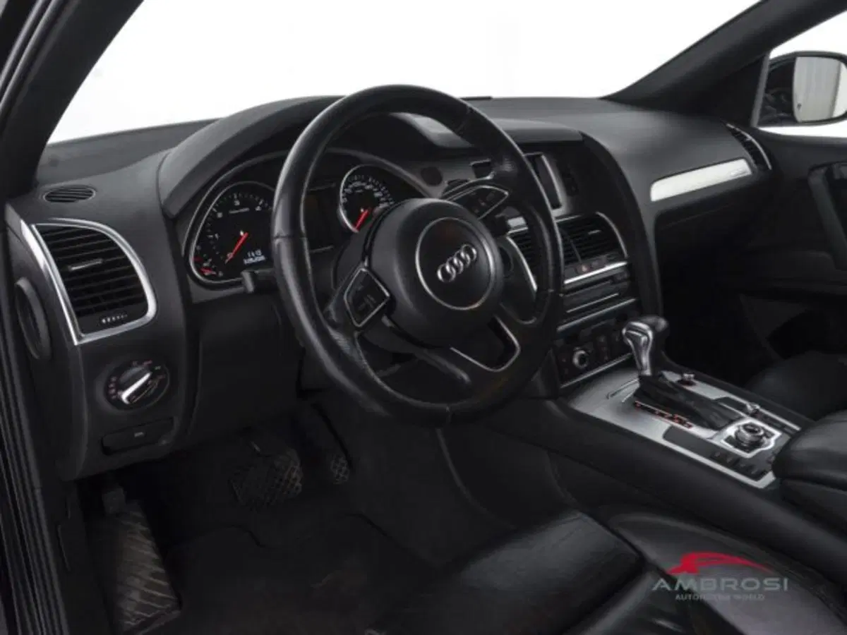 Audi Q7 usata a Perugia (8)