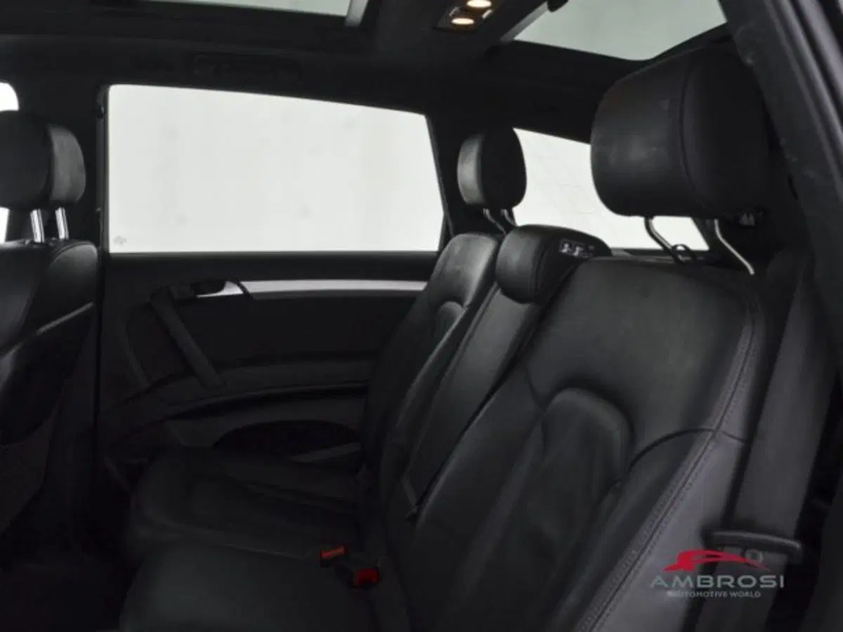 Audi Q7 usata a Perugia (9)