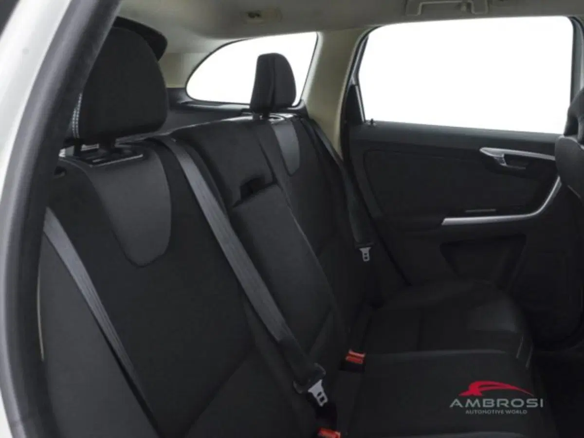 Volvo XC60 usata a Perugia (11)