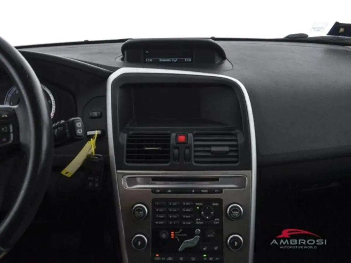 Volvo XC60 usata a Perugia (15)