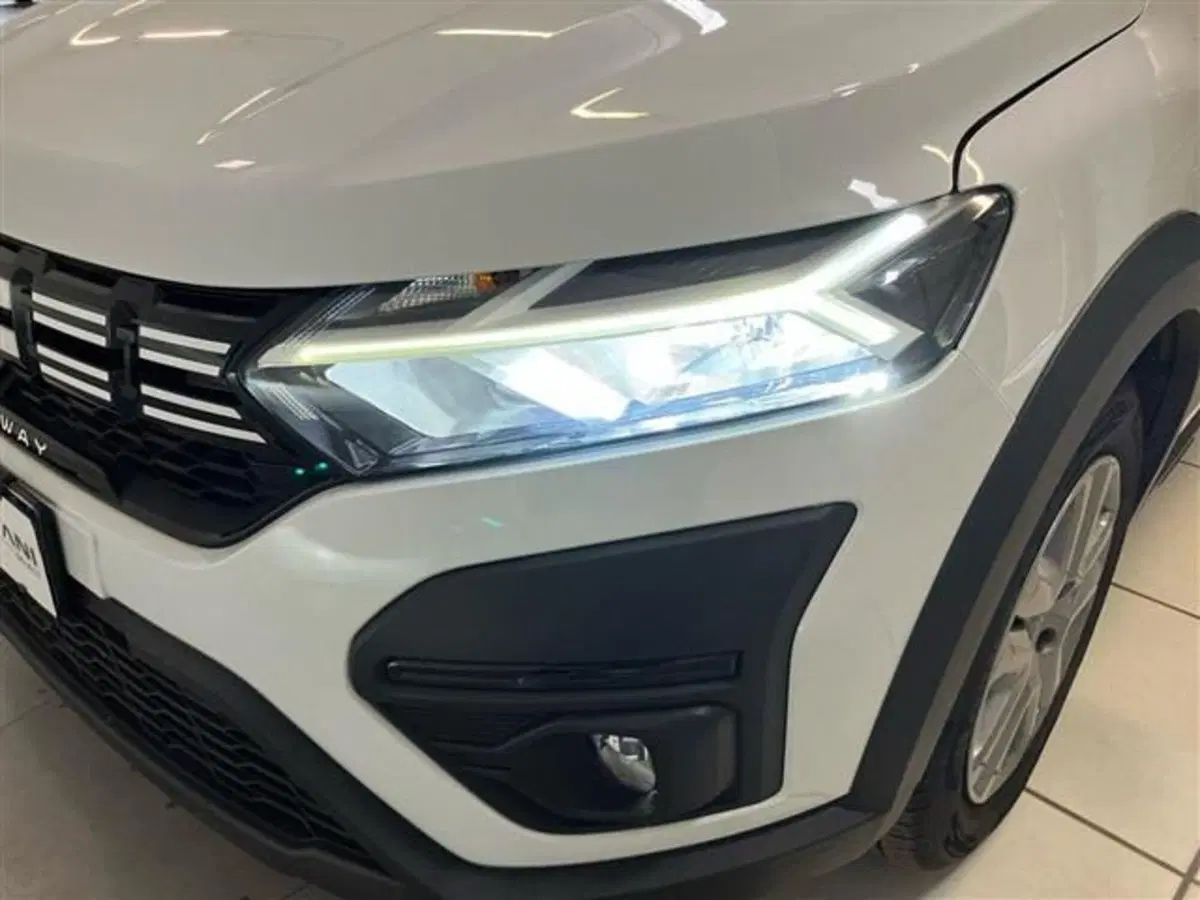 Dacia Sandero usata a Como (14)