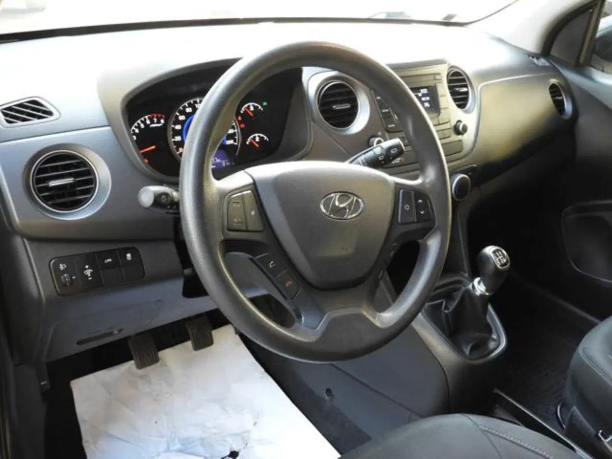 Hyundai i10 usata a Parma (10)