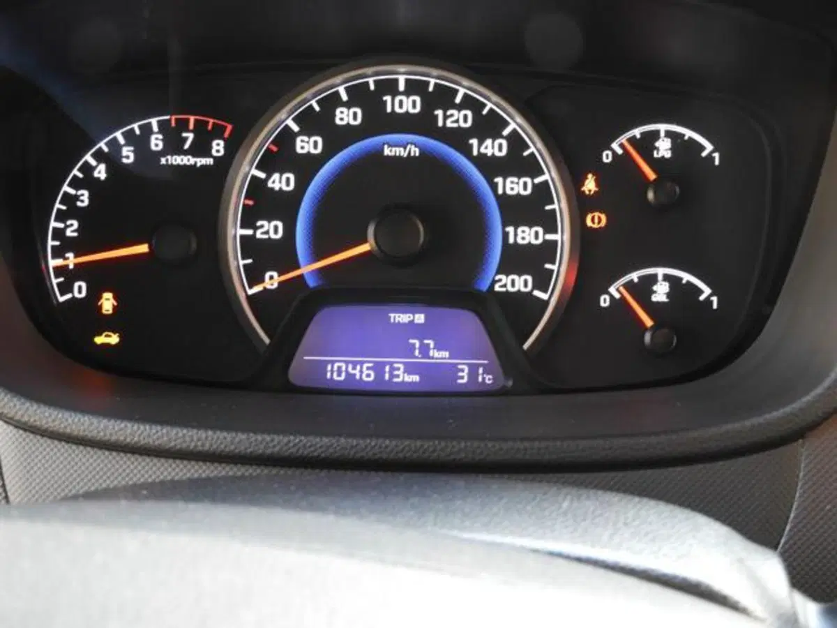 Hyundai i10 usata a Parma (9)