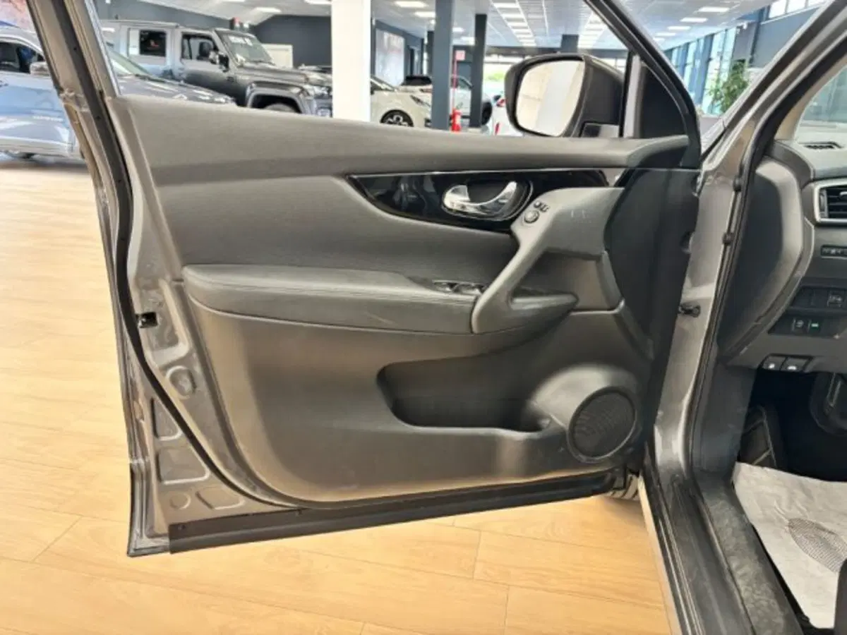 Nissan Qashqai usata a Latina (12)