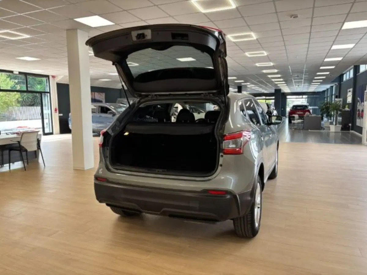 Nissan Qashqai usata a Latina (7)