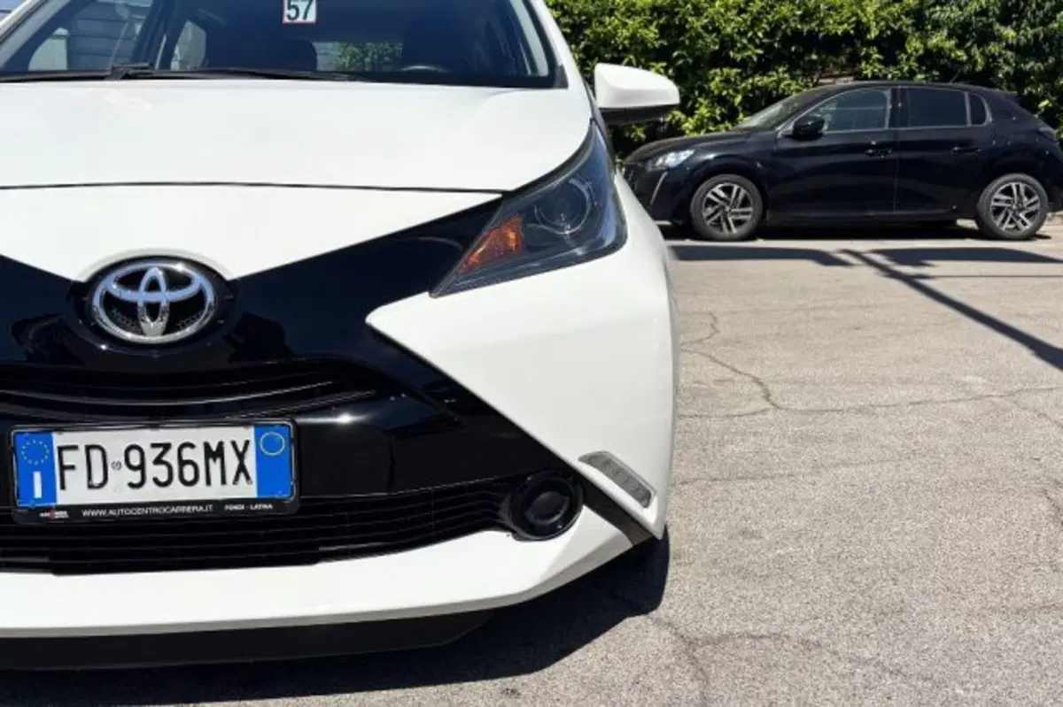 Toyota Aygo usata a Latina (11)