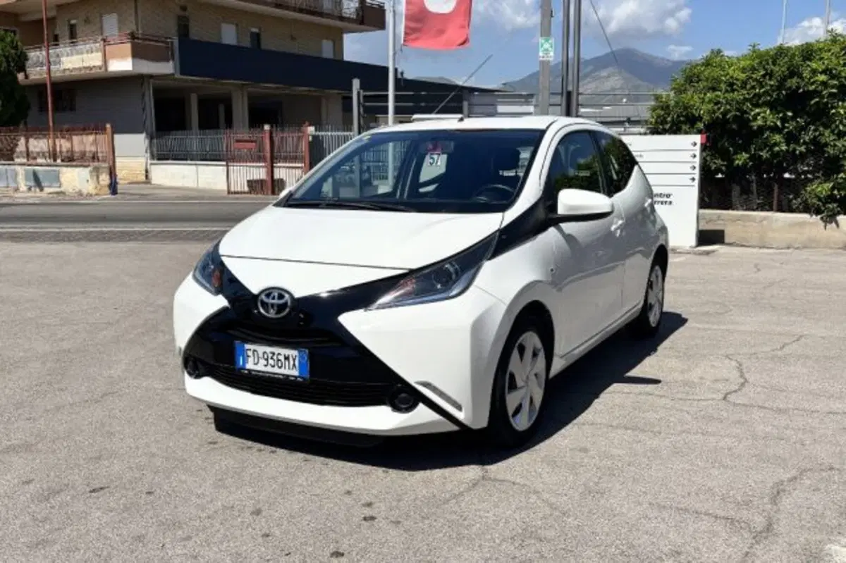 Toyota Aygo usata a Latina (3)