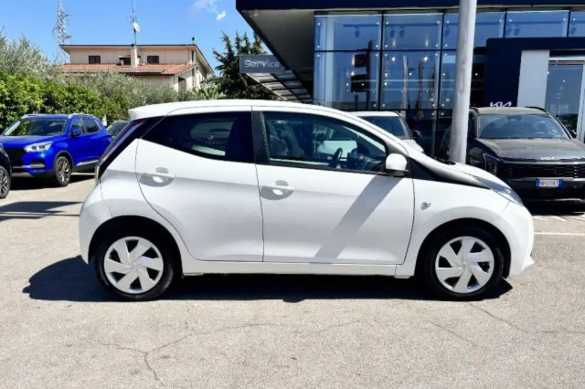 Toyota Aygo usata a Latina (4)