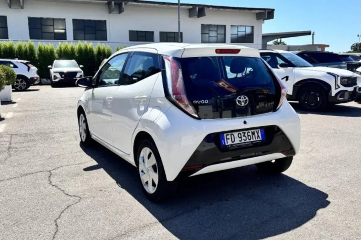 Toyota Aygo usata a Latina (5)