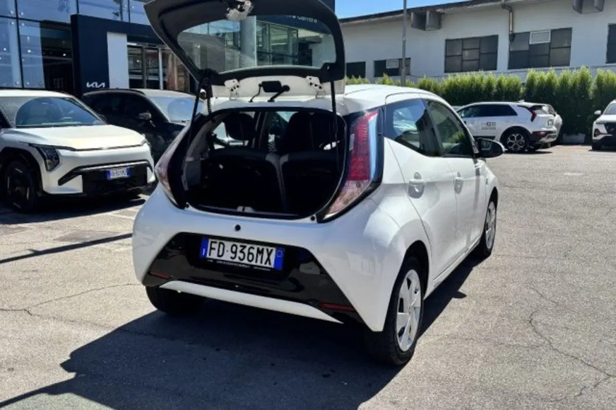 Toyota Aygo usata a Latina (7)