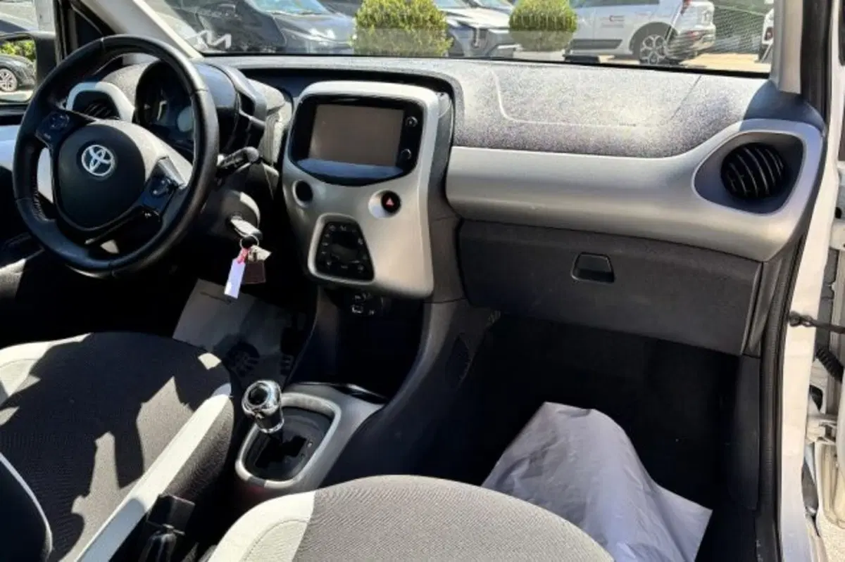 Toyota Aygo usata a Latina (9)