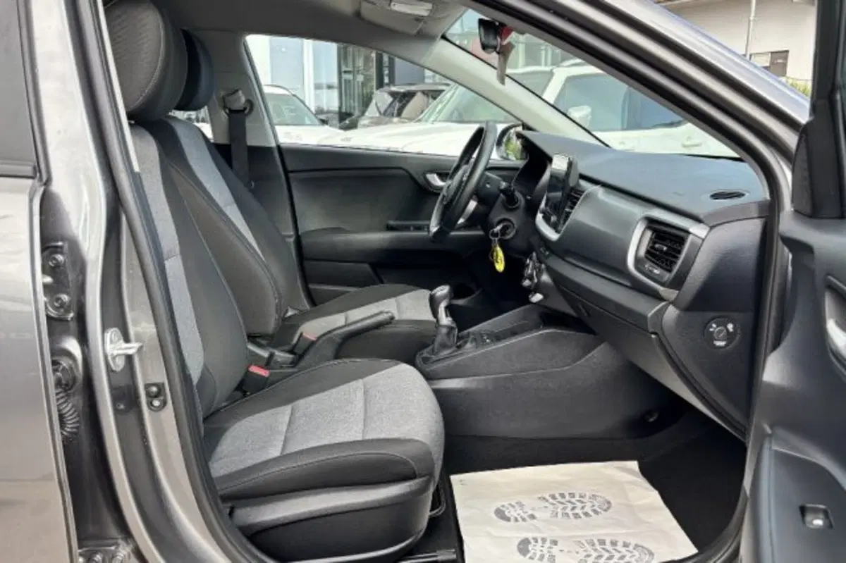 Kia Stonic usata a Latina (8)