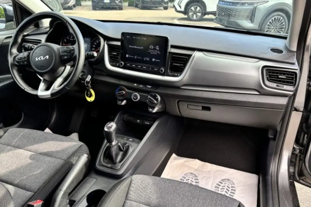 Kia Stonic usata a Latina (9)