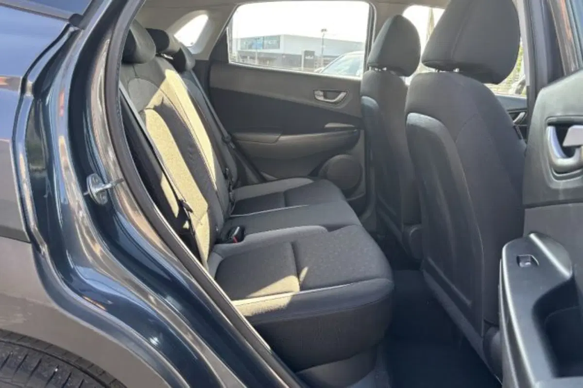 Hyundai Kona usata a Latina (10)