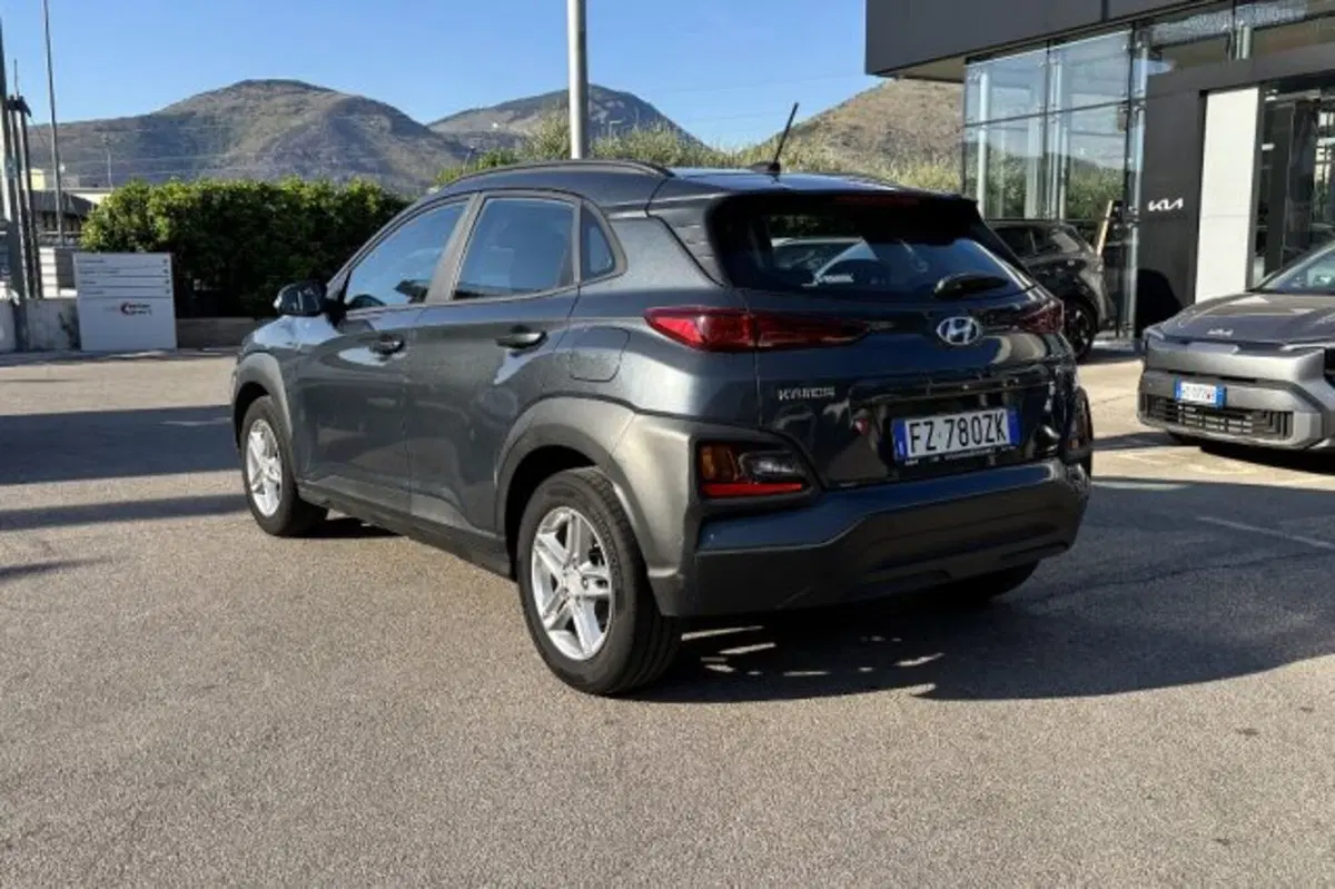 Hyundai Kona usata a Latina (5)
