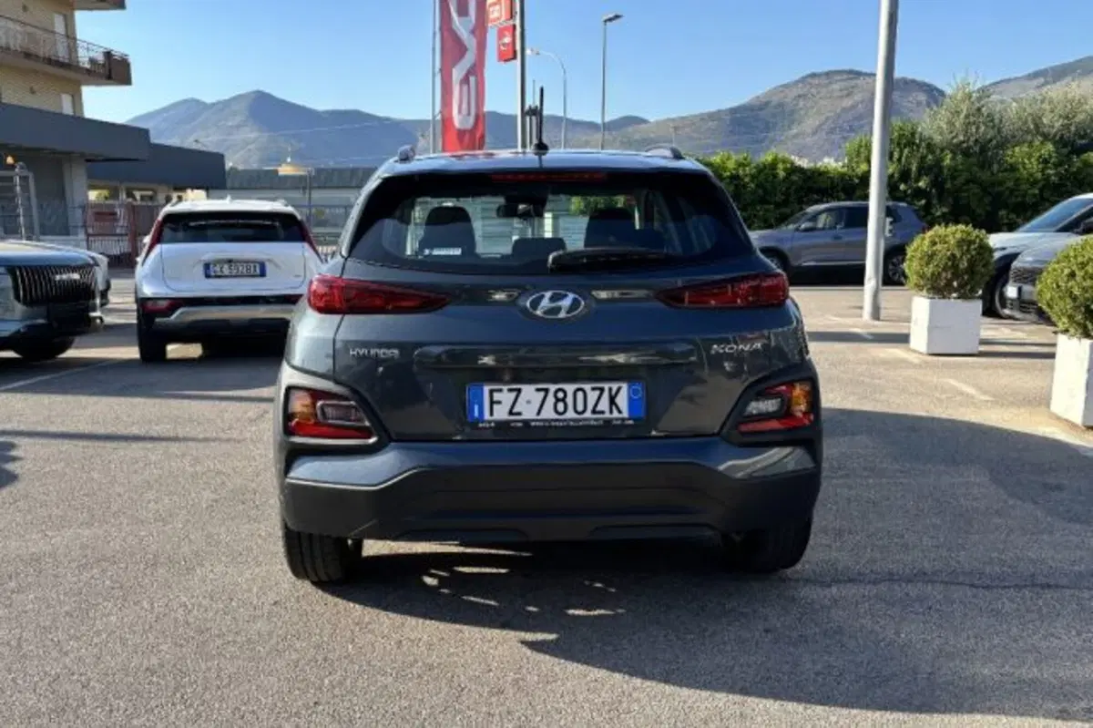 Hyundai Kona usata a Latina (6)