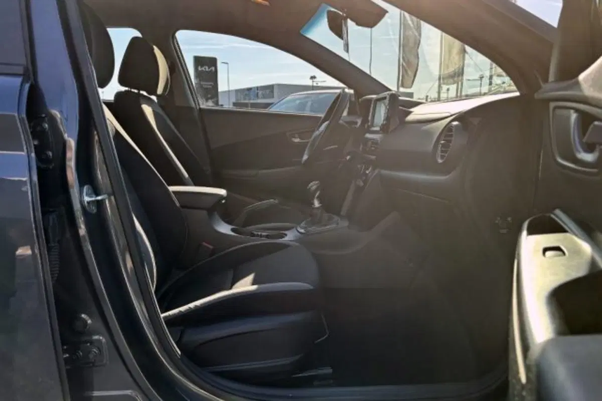 Hyundai Kona usata a Latina (8)