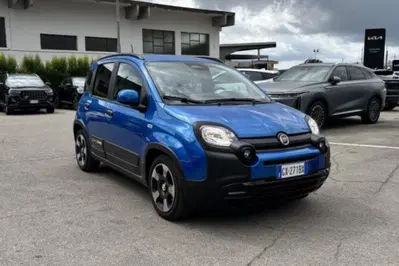 Fiat Panda Cross 1.0 firefly hybrid Cross s&amp;s 70cv 5p.ti del 2025 usata a Fondi
