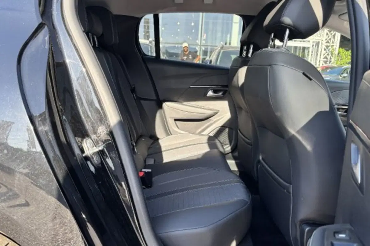 Peugeot 208 usata a Latina (11)