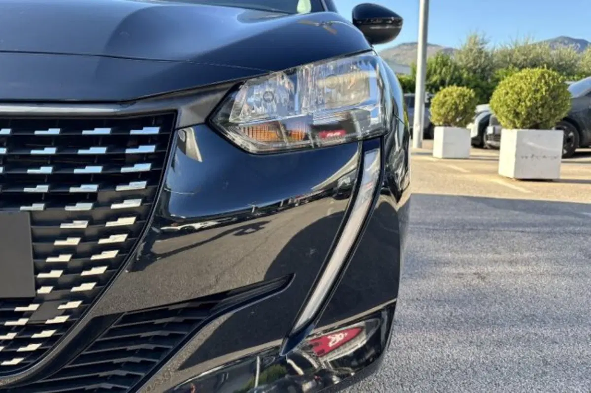 Peugeot 208 usata a Latina (12)