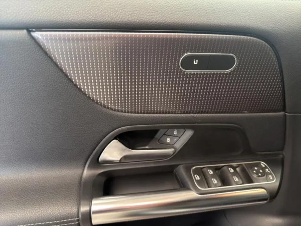 Mercedes-Benz GLA SUV usata a Milano (13)