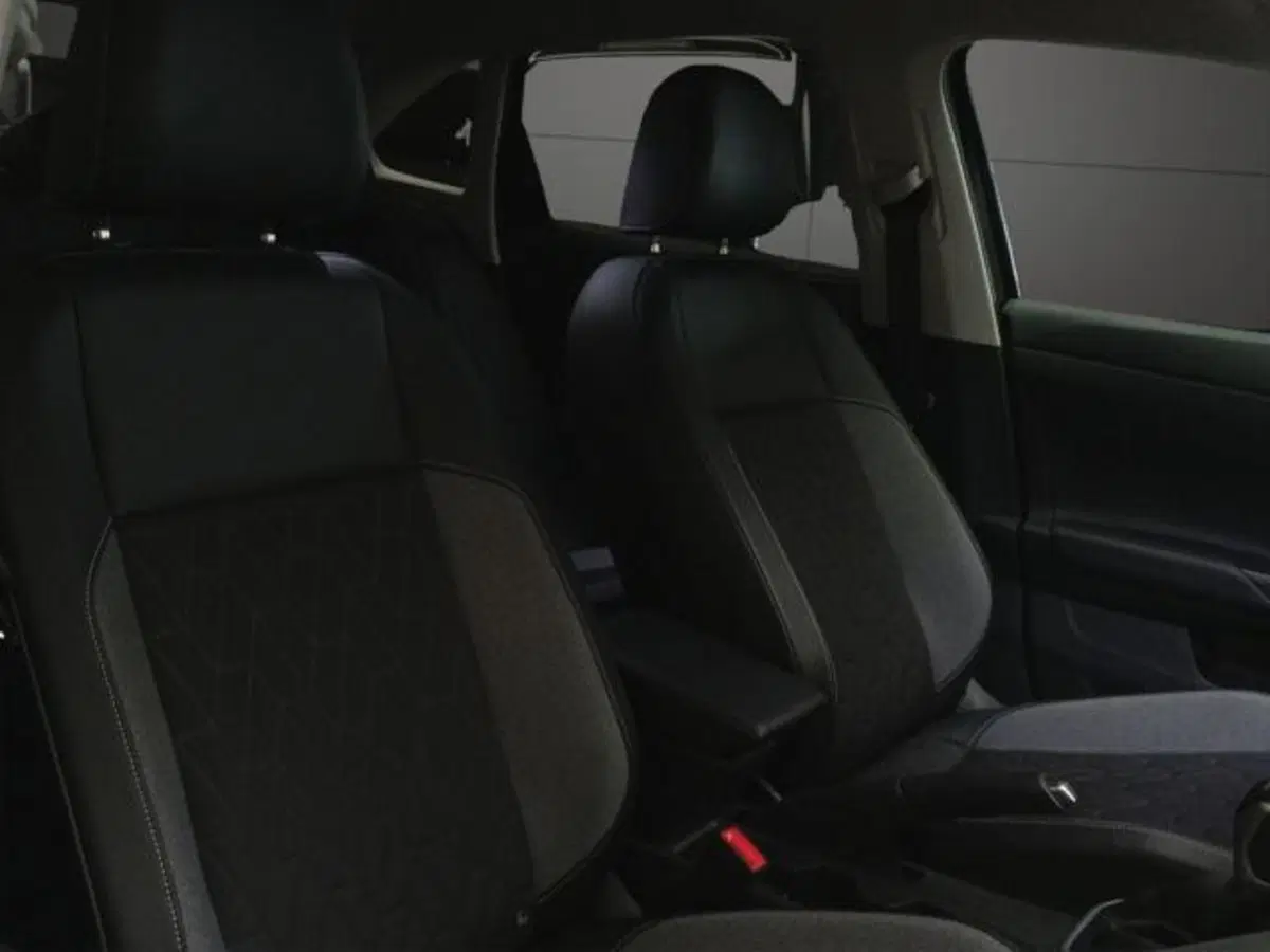 Volkswagen Taigo usata a Milano (10)