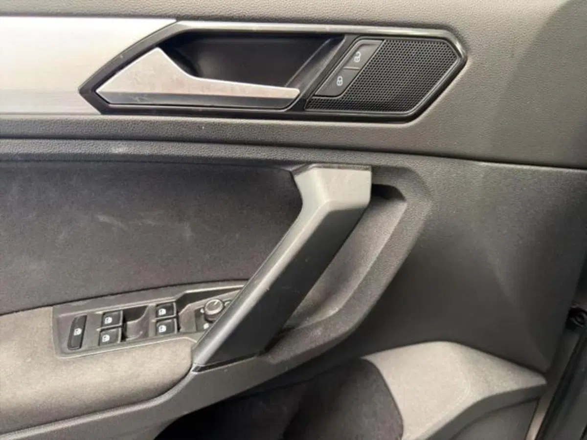 Volkswagen Tiguan usata a Milano (13)