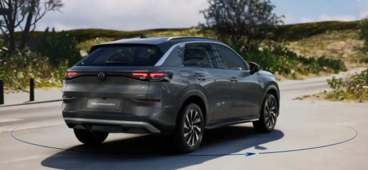 Volkswagen T-Roc nuova a Novara (4)