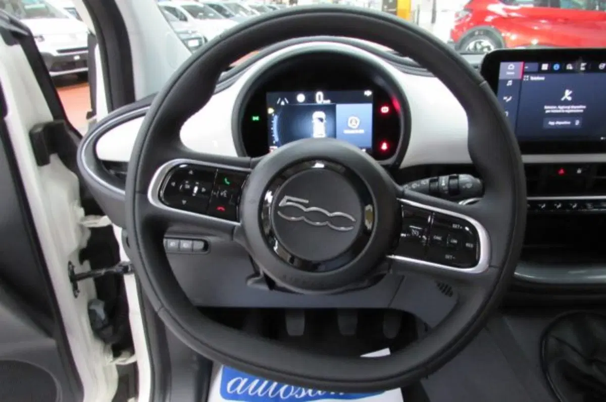 Fiat 500 nuova a Milano (11)
