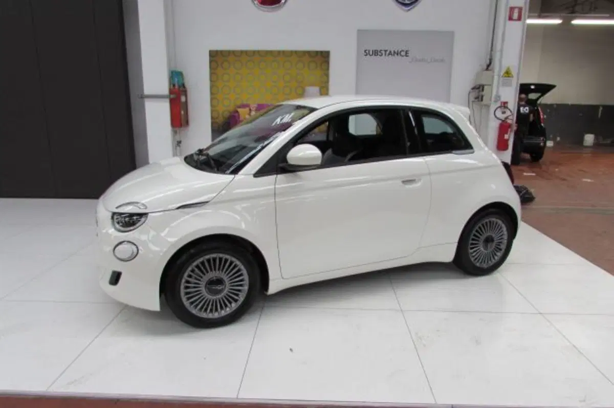 Fiat 500 nuova a Milano (5)