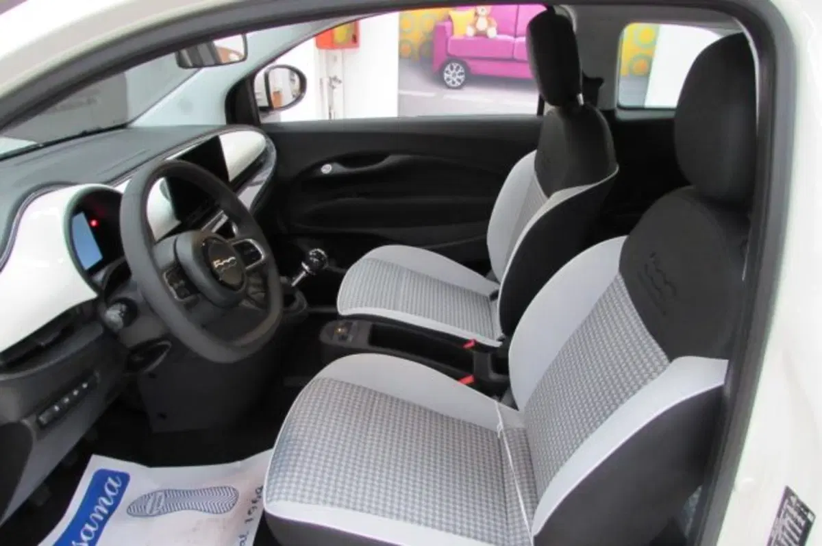 Fiat 500 nuova a Milano (7)
