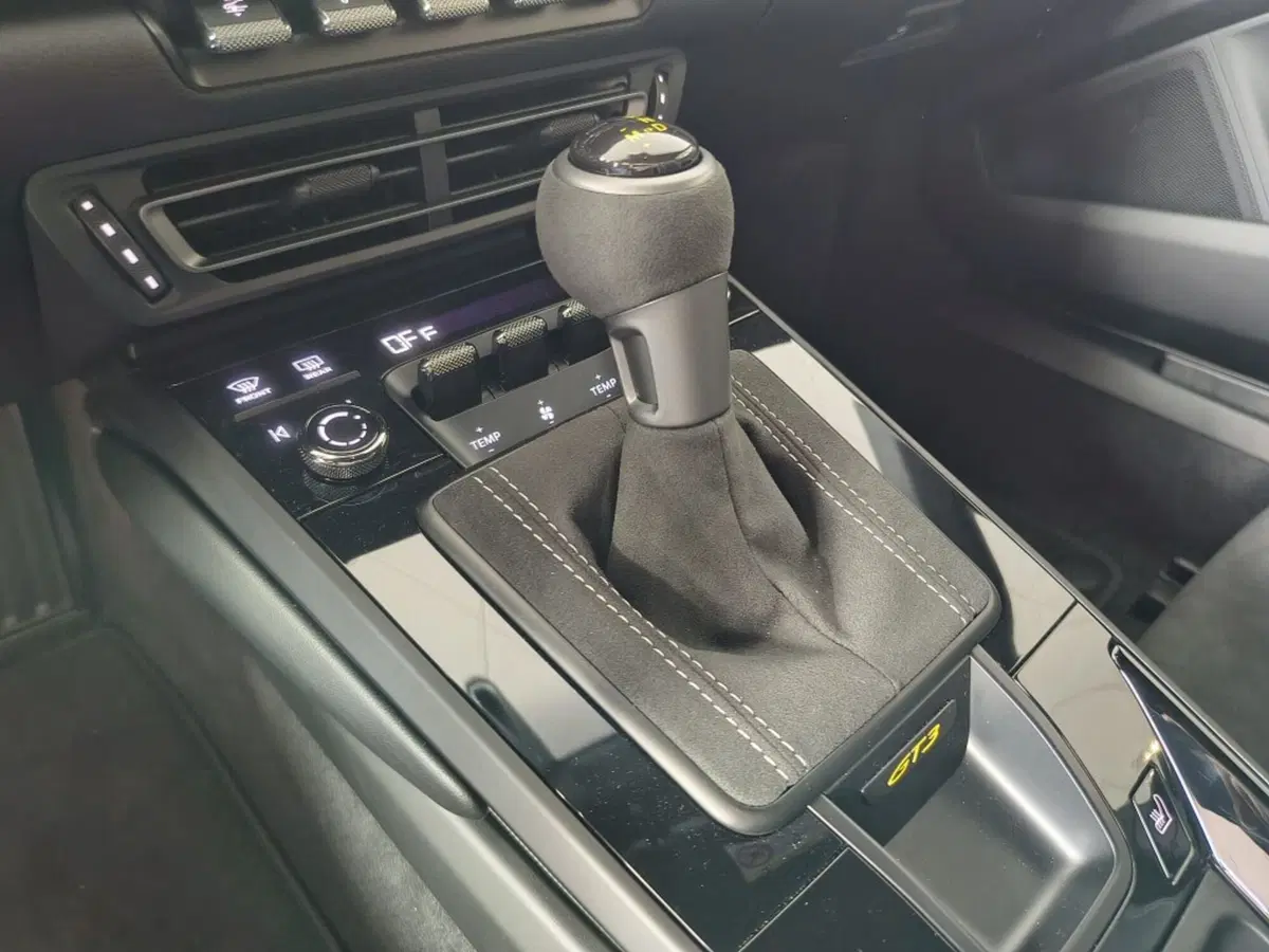 Porsche 911 Coupé nuova a Firenze (17)