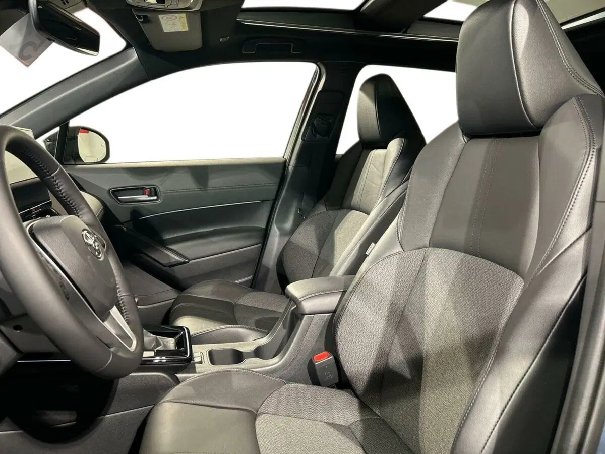 Toyota Corolla Cross usata a Sondrio (10)