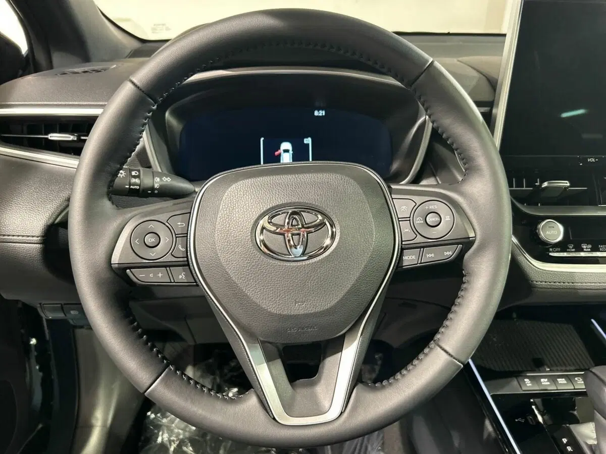 Toyota Corolla Cross usata a Sondrio (15)