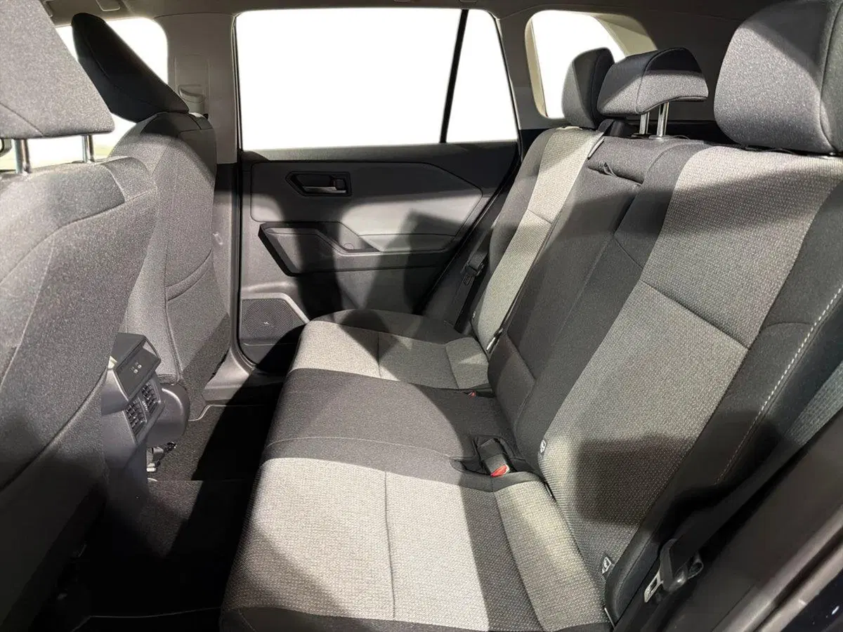 Toyota Rav4 nuova a Lecco (11)
