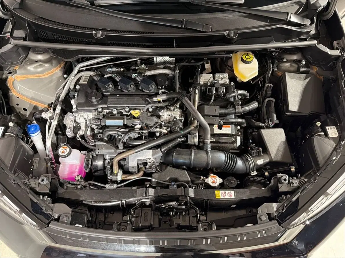 Toyota Aygo X nuova a Sondrio (17)