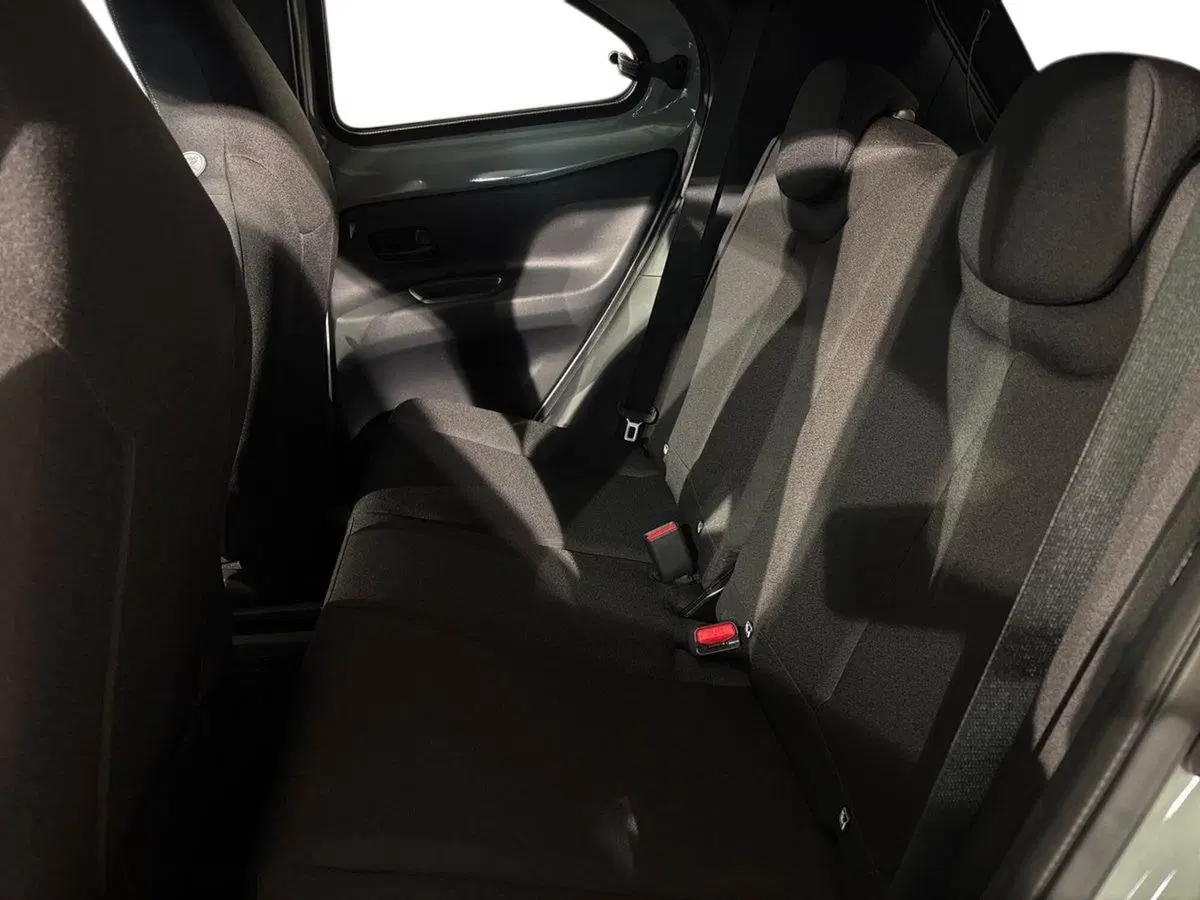 Toyota Aygo X nuova a Sondrio (11)