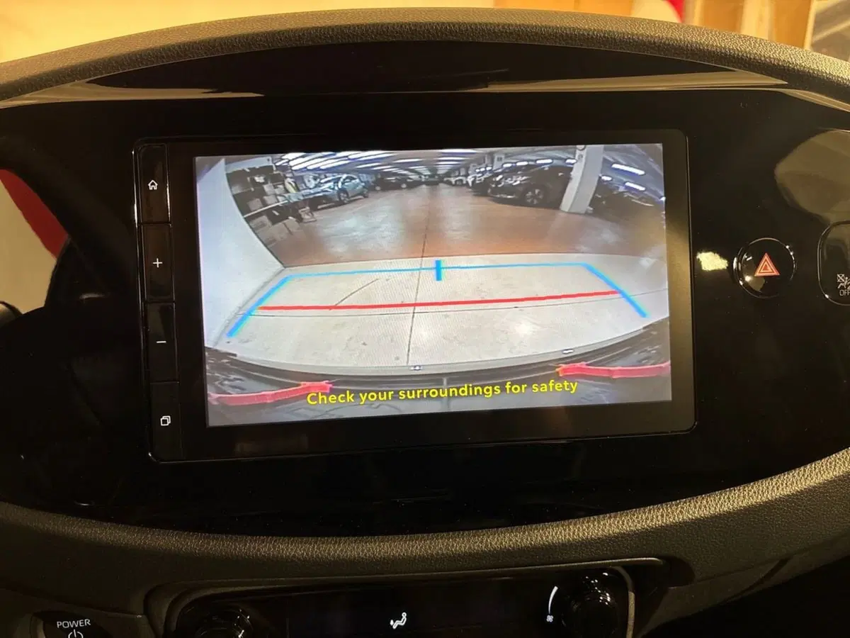Toyota Aygo X nuova a Sondrio (14)