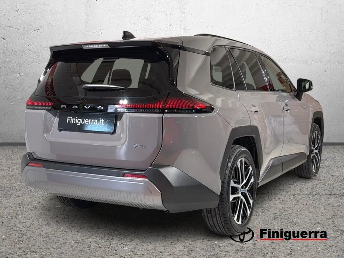 Toyota Rav4 nuova a Lecco (4)