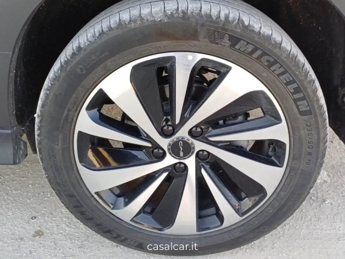 Byd Seal U DM-i usata a Salerno (16)