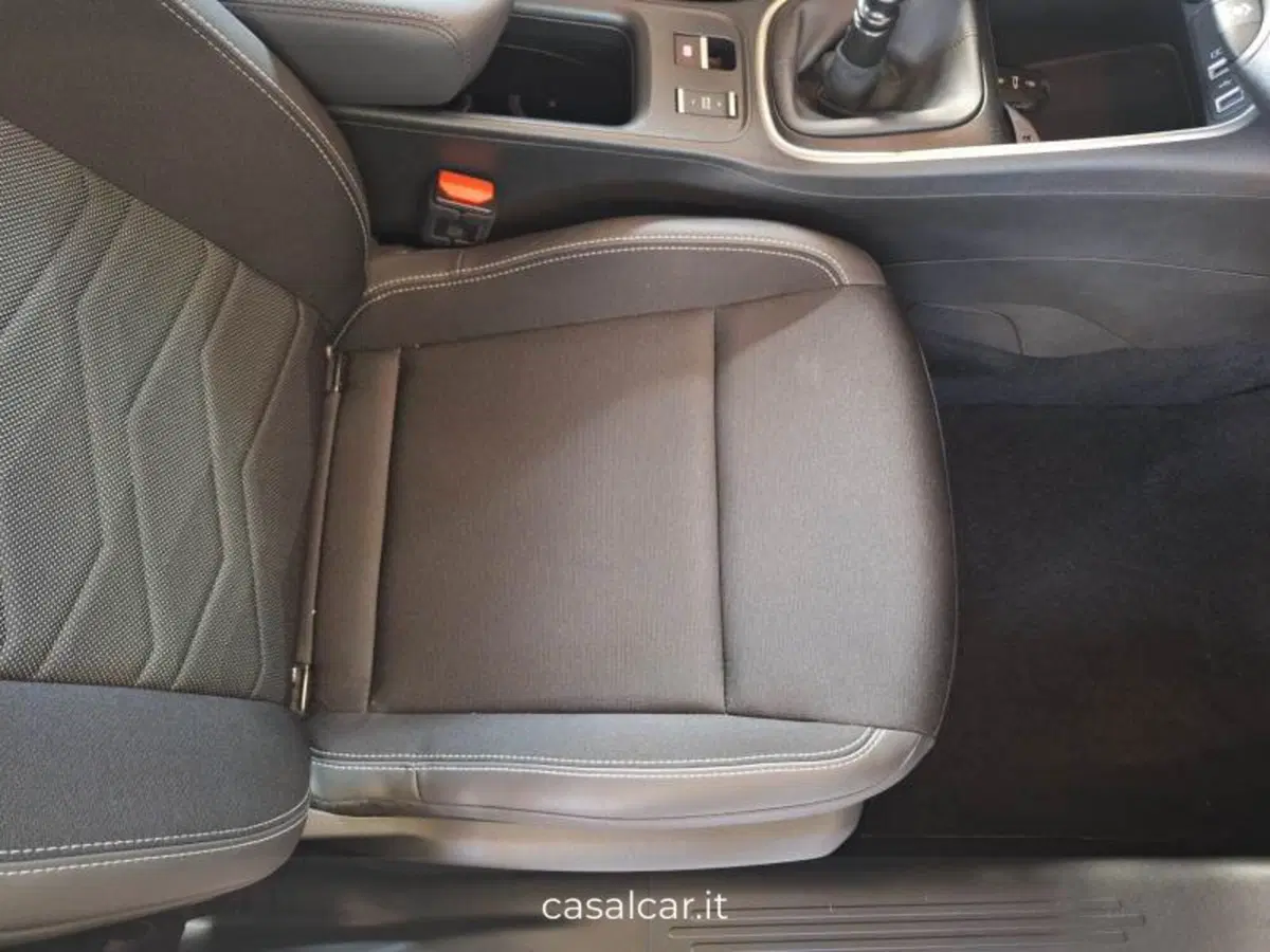 Jeep Avenger usata a Salerno (13)