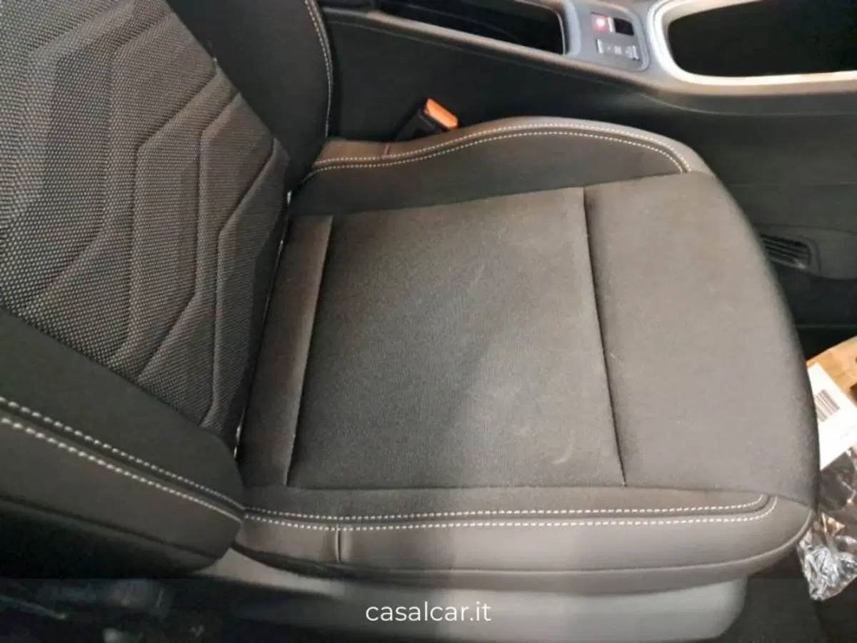 Jeep Avenger usata a Salerno (11)