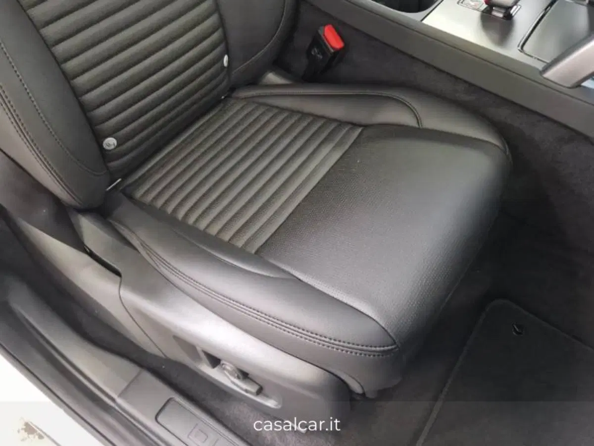 Land Rover Discovery Sport nuova a Salerno (12)