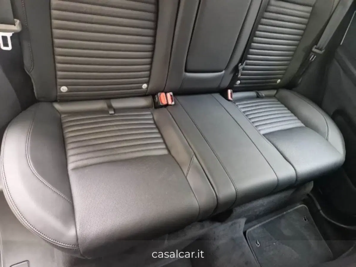 Land Rover Discovery Sport nuova a Salerno (14)
