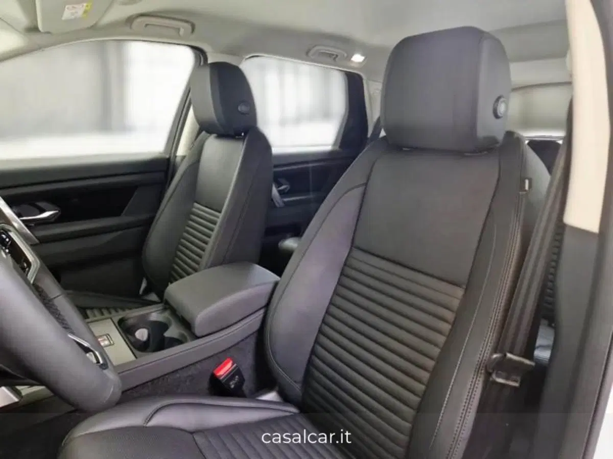 Land Rover Discovery Sport nuova a Salerno (9)