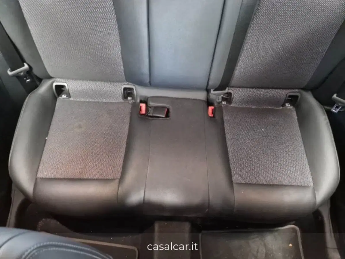 Mercedes-Benz GLA SUV usata a Salerno (14)