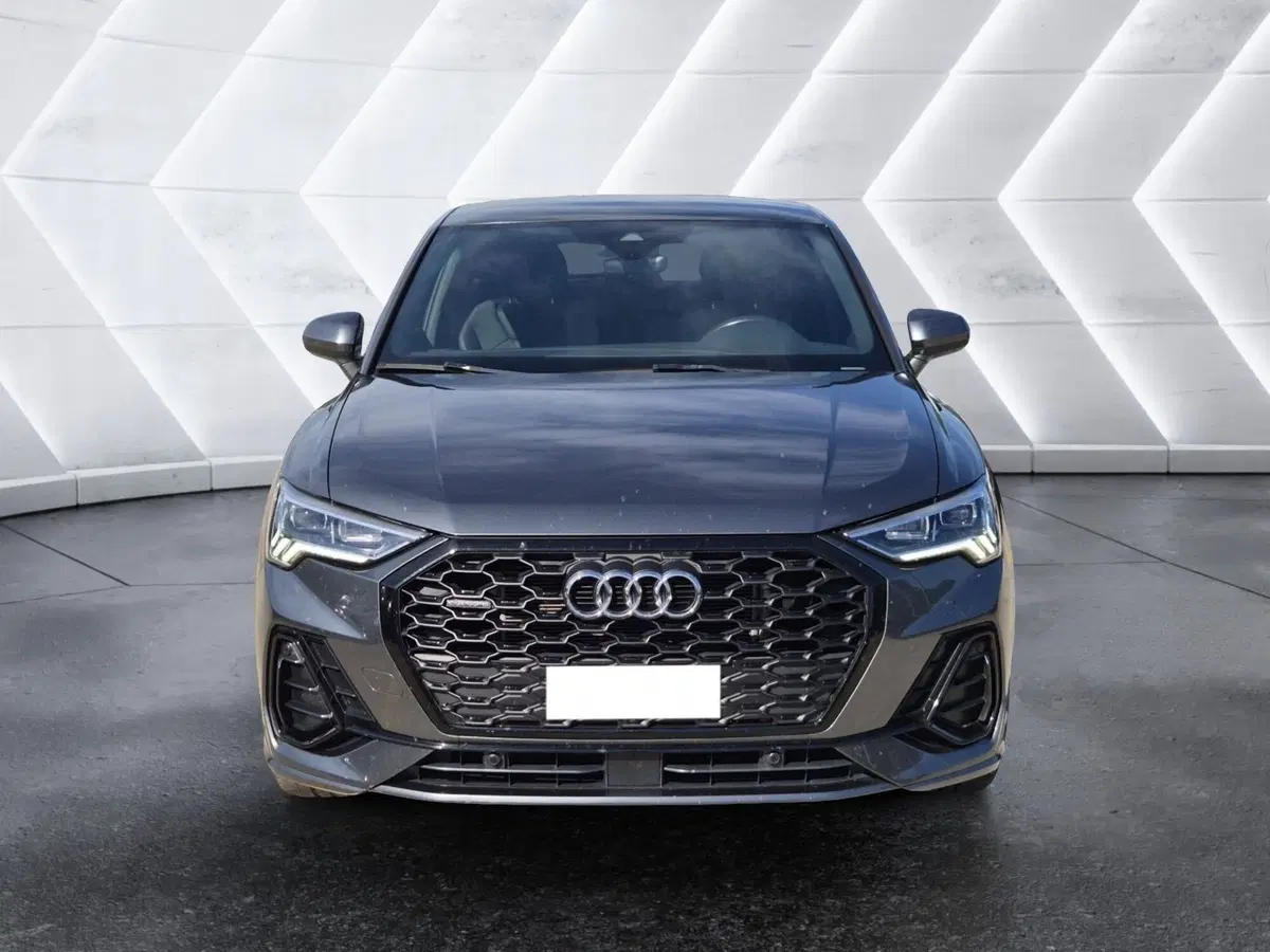 Audi Q3 Sportback usata  (2)