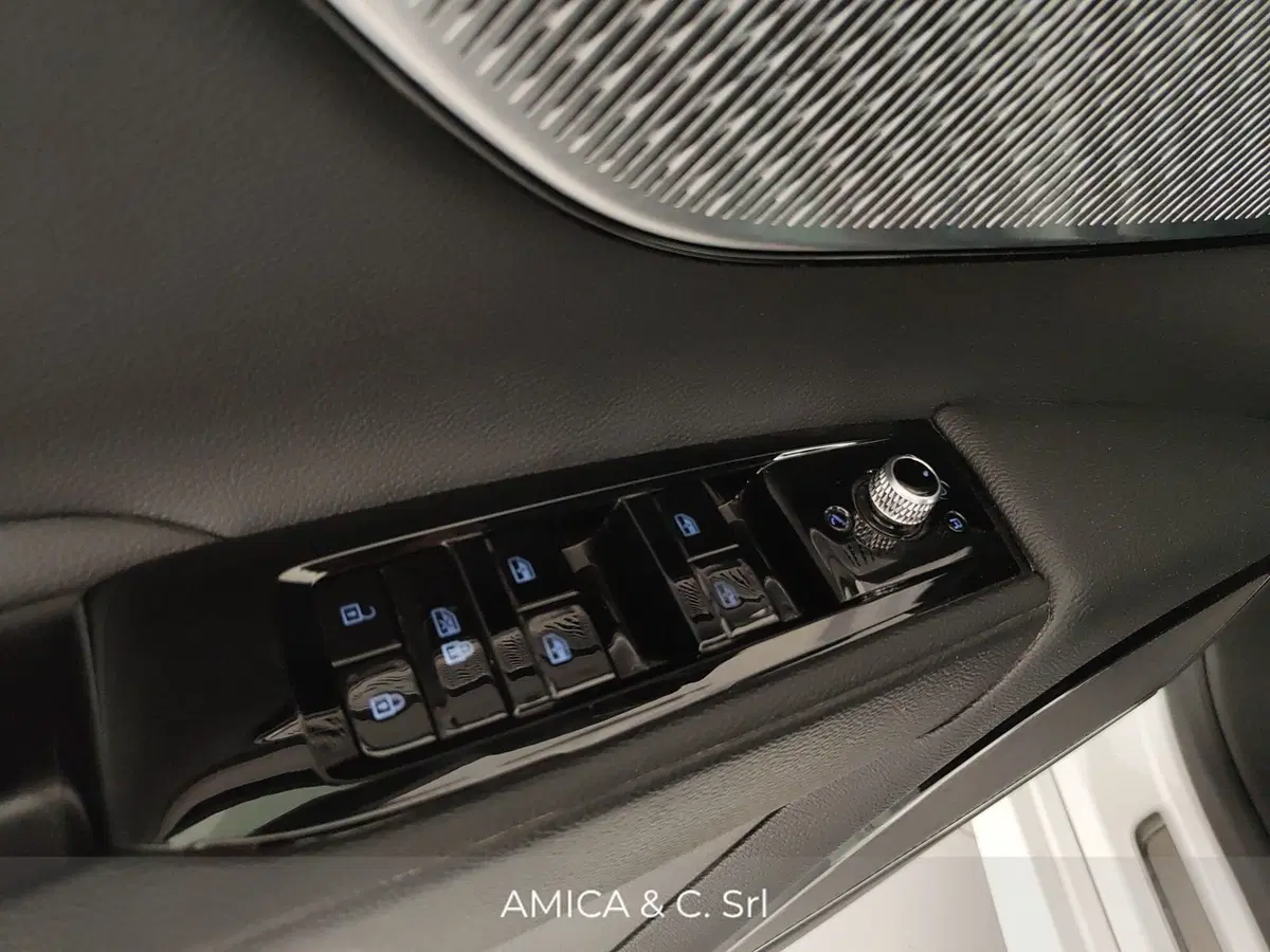 Maserati Grecale usata a Caserta (15)