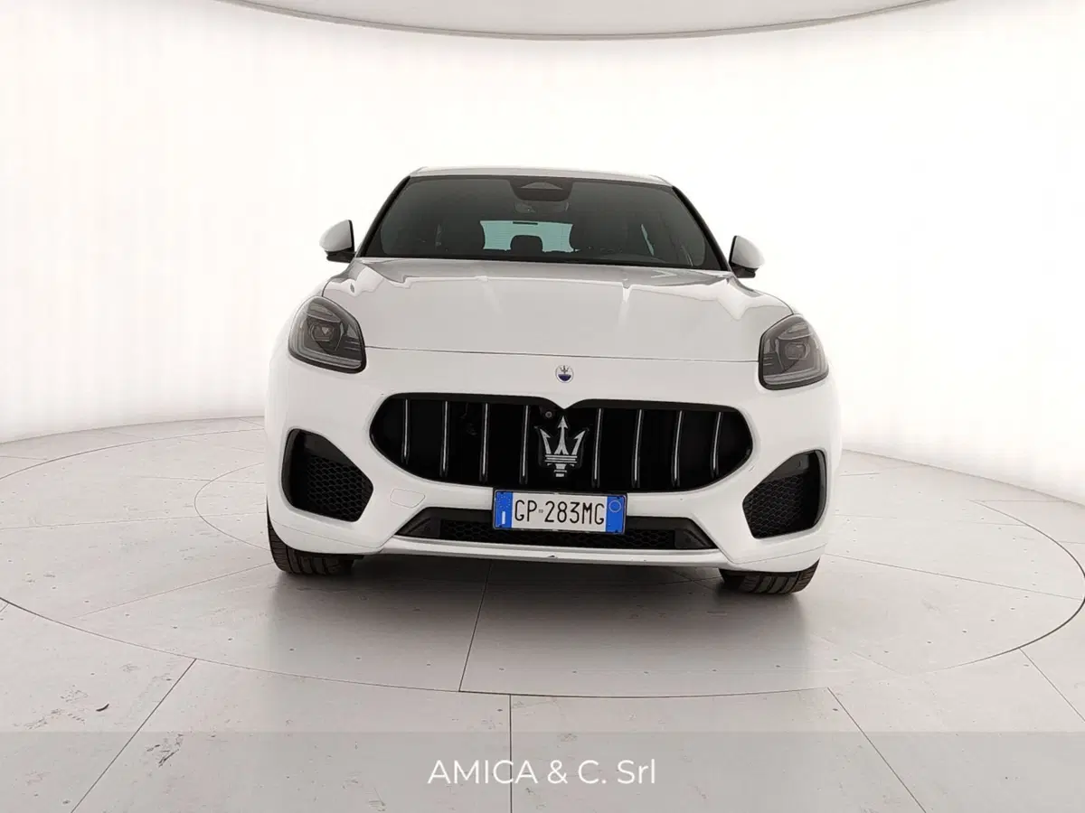 Maserati Grecale usata a Caserta (2)