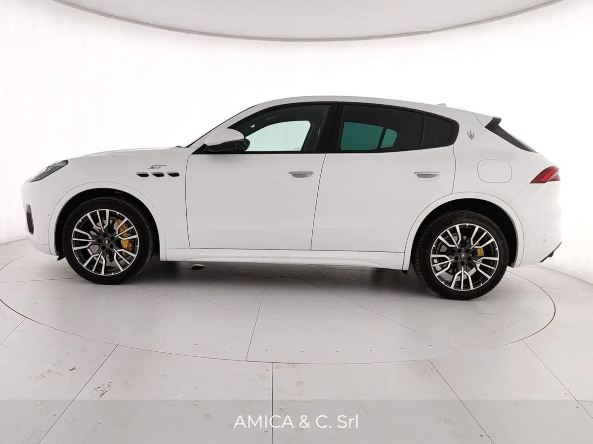 Maserati Grecale usata a Caserta (4)